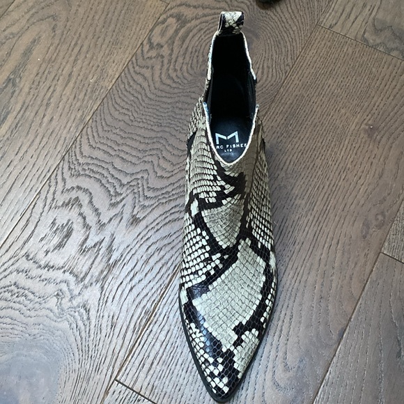 Marc Fisher Booties sz 5.5 EUC - Picture 2 of 3